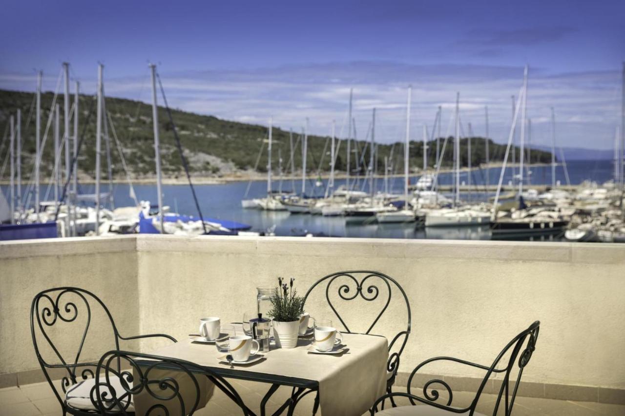 Apartment Aci Marina Cres Eksteriør billede