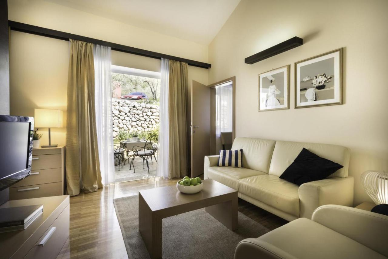 Apartment Aci Marina Cres Eksteriør billede