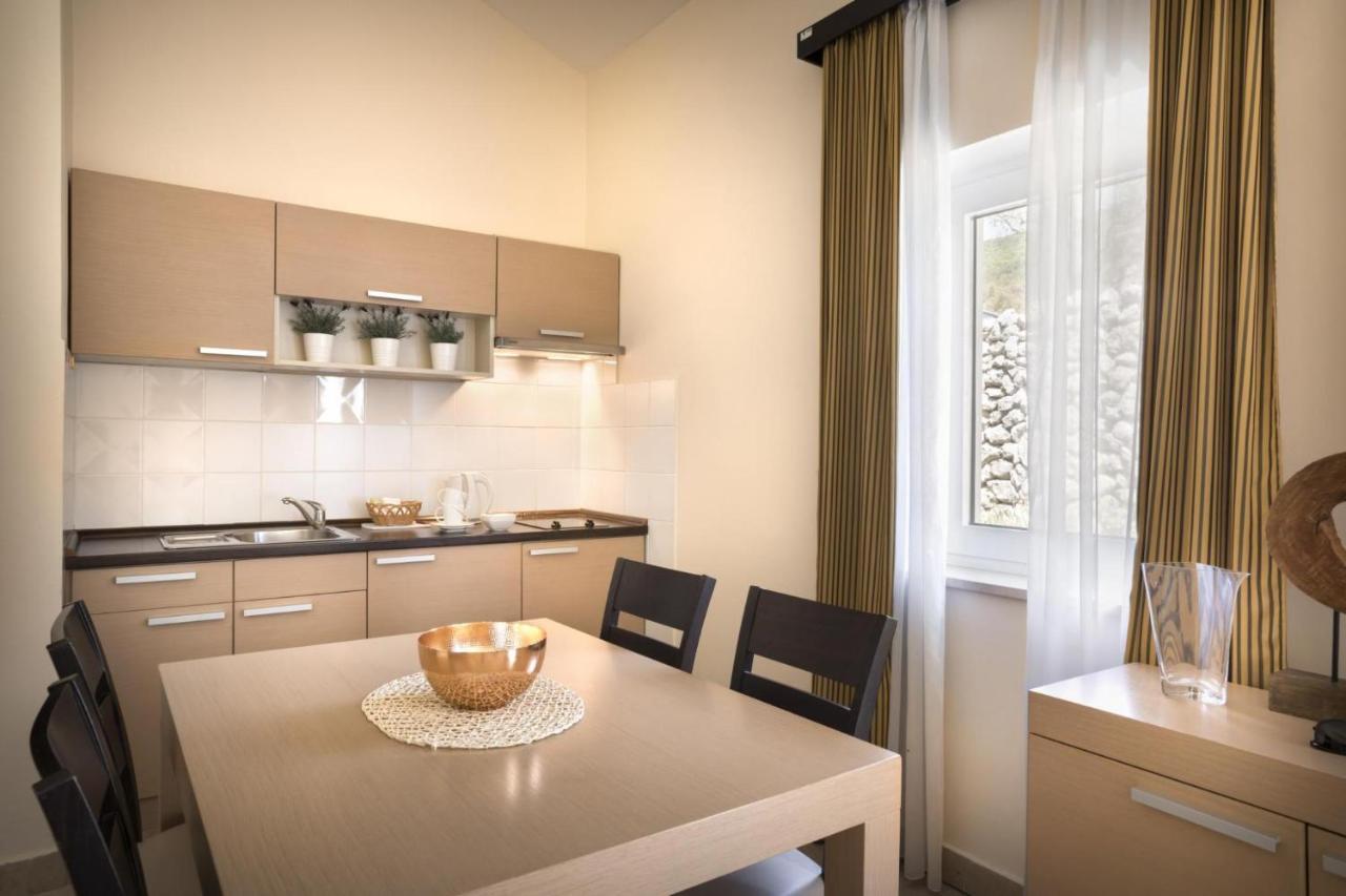 Apartment Aci Marina Cres Eksteriør billede